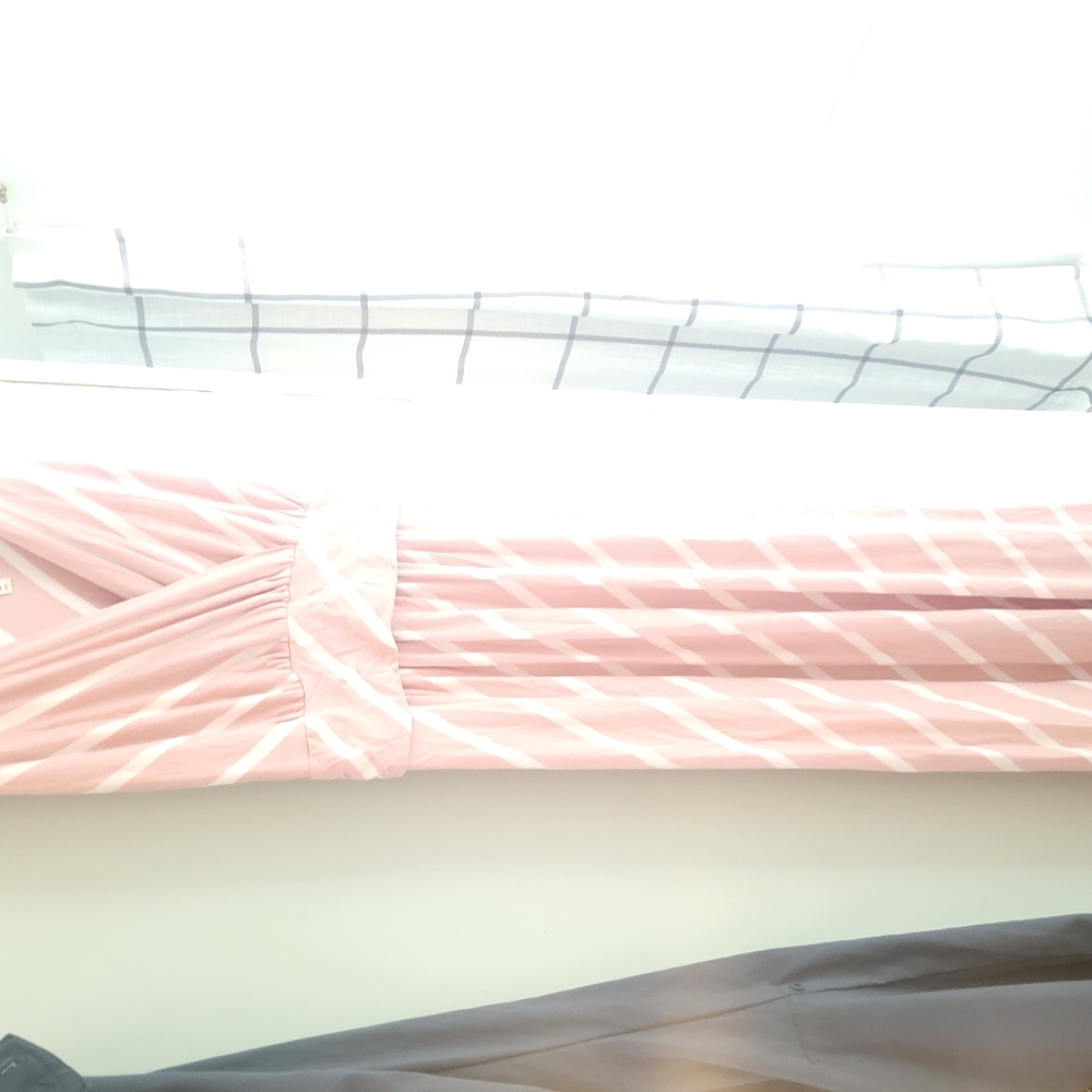Striped Pink Bedding Set - Picture 2 of 3